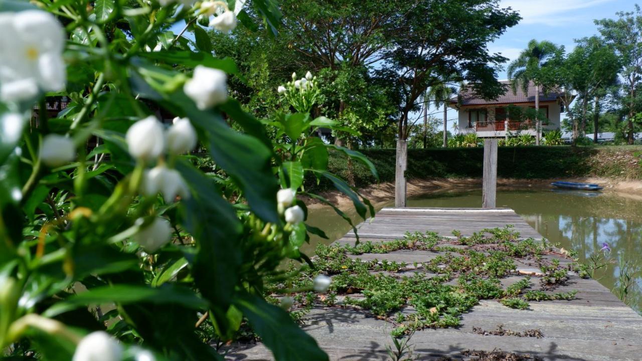 Resort Railumpoo Nakhon Sawan Ngoại thất bức ảnh