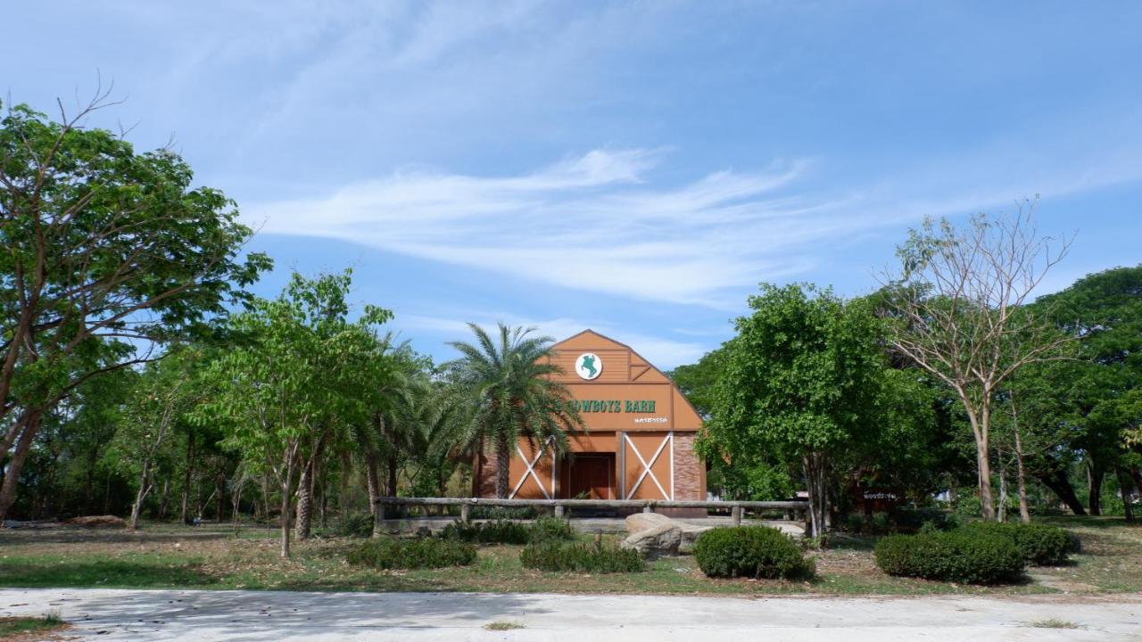 Resort Railumpoo Nakhon Sawan Ngoại thất bức ảnh